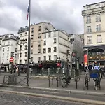 Pigalle Montmartre Friendly Pour Tous - 2 Min Metro Pigalle - Studio De 25 M2 -2 Lits Simples Type Gigogne Pour 2 Pers-Zone Tres Touristique - Cabaret Moulin Rouge A 200 M,Cafe Aux Noctambules,Cabaret Chez Michou Restaurant Bouillon Pigalle,Theatre D