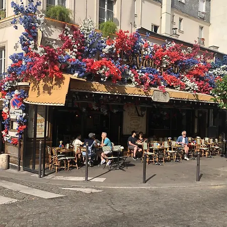 Apartment Pigalle: Cozy Parisian Retreat In Montmartre Paris
