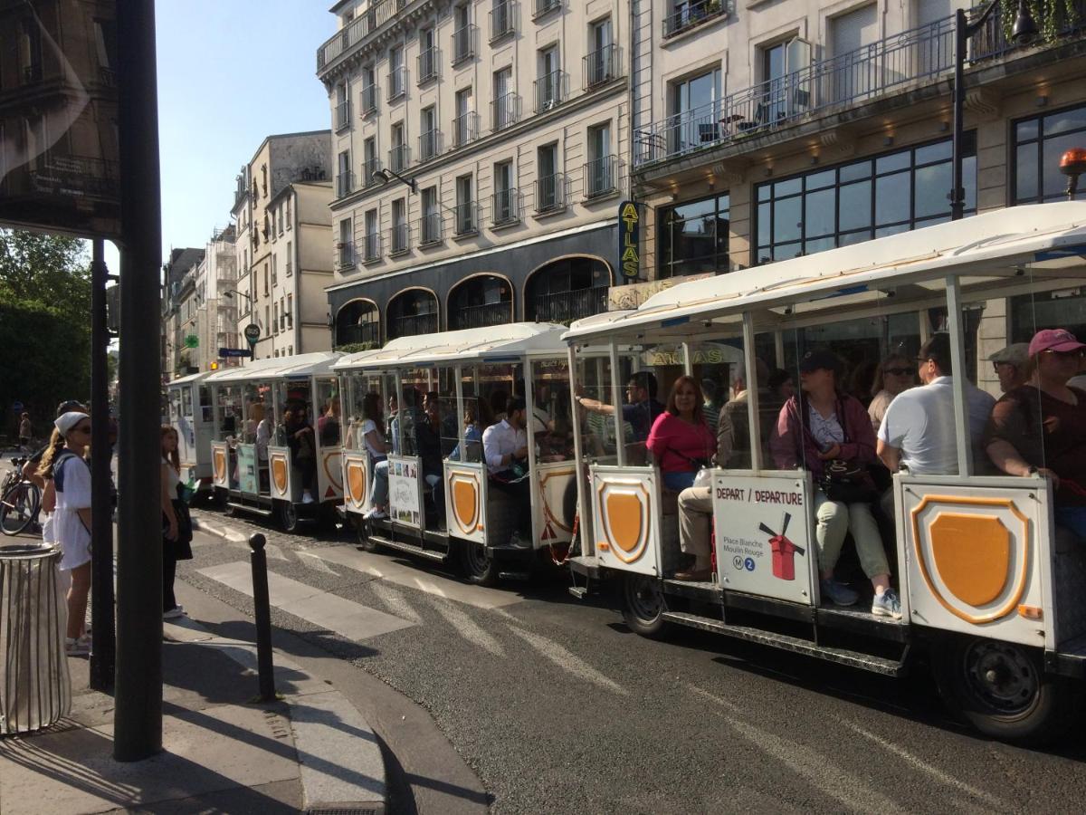 Métro Pigalle,Garçonnière 25 m2, 3 per, cabarets théâtres,restaurants,tout confort Parigi