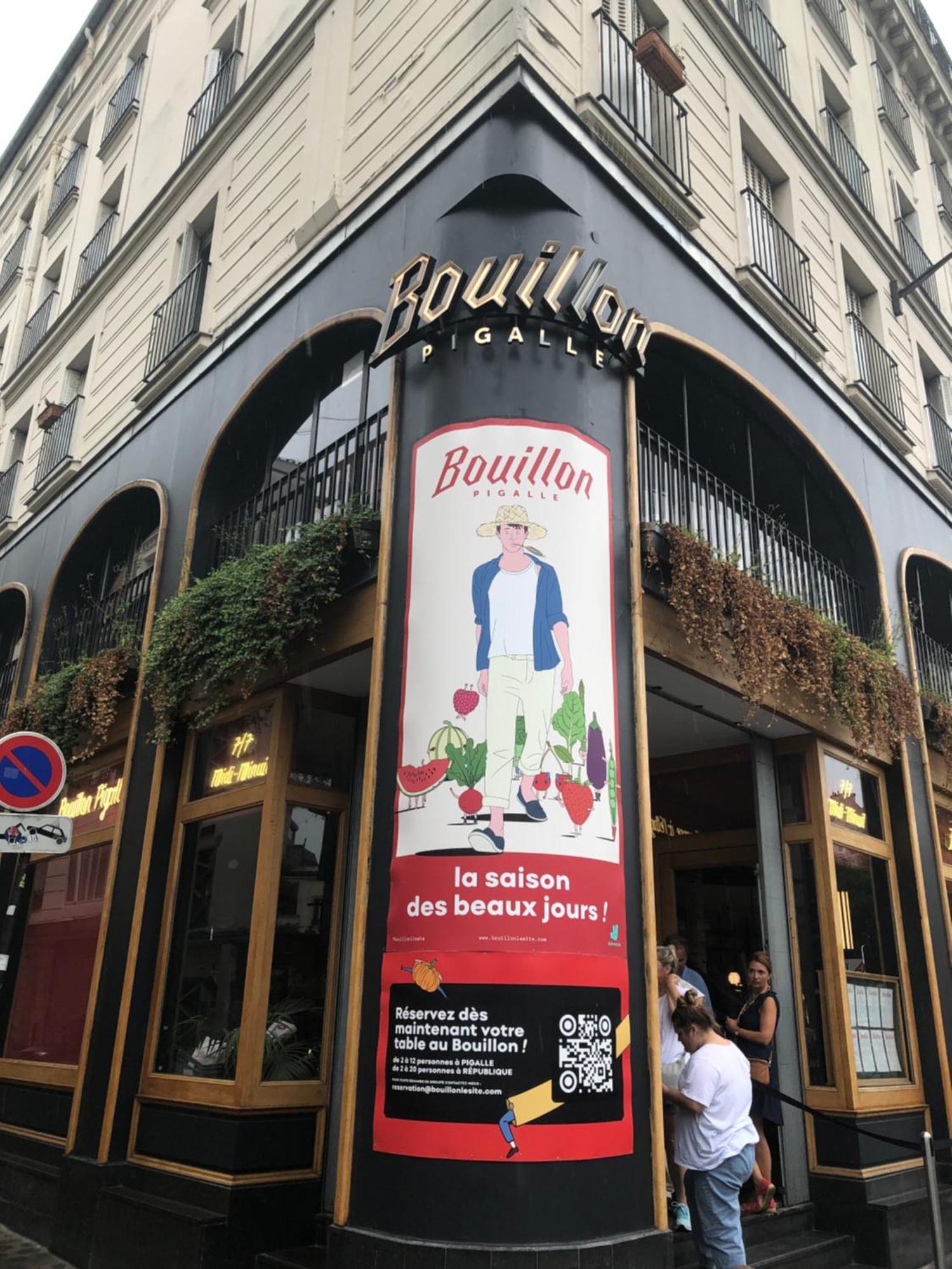 Métro Pigalle,Garçonnière 25 m2, 3 per, cabarets théâtres,restaurants,tout confort Appartamento Parigi