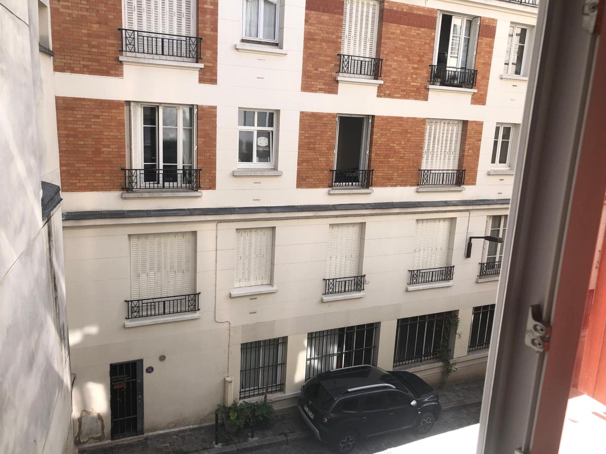 Métro Pigalle,Garçonnière 25 m2, 3 per, cabarets théâtres,restaurants,tout confort Appartamento Parigi